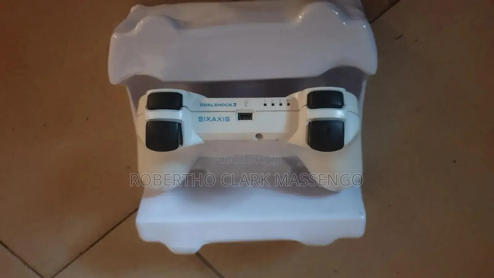 Manette Ps3 a Vendre + Cable De Connexion/Charge