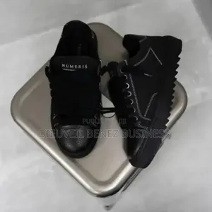 Numeris Sneakers