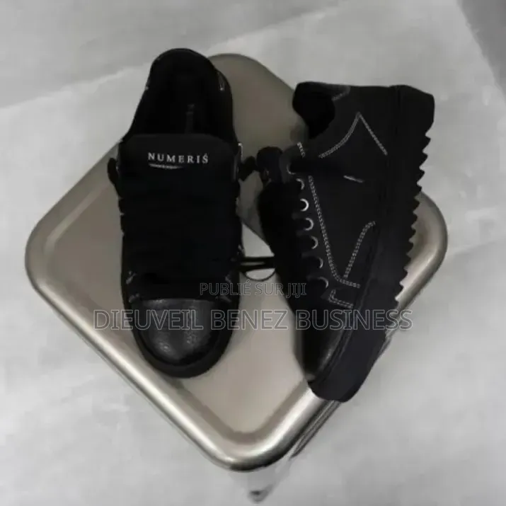 Numeris Sneakers
