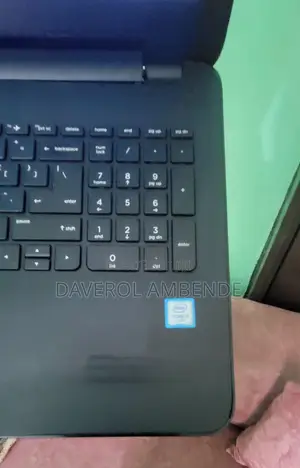 Ordinateur portable HP 14-dq1025cl 4GB Intel Core i3 SSD 256GB