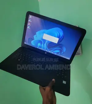 Ordinateur portable HP 14-dq1025cl 4GB Intel Core i3 SSD 256GB