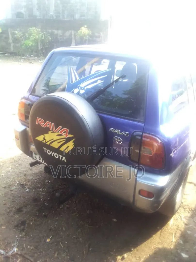 Toyota RAV4 1999 Bleu