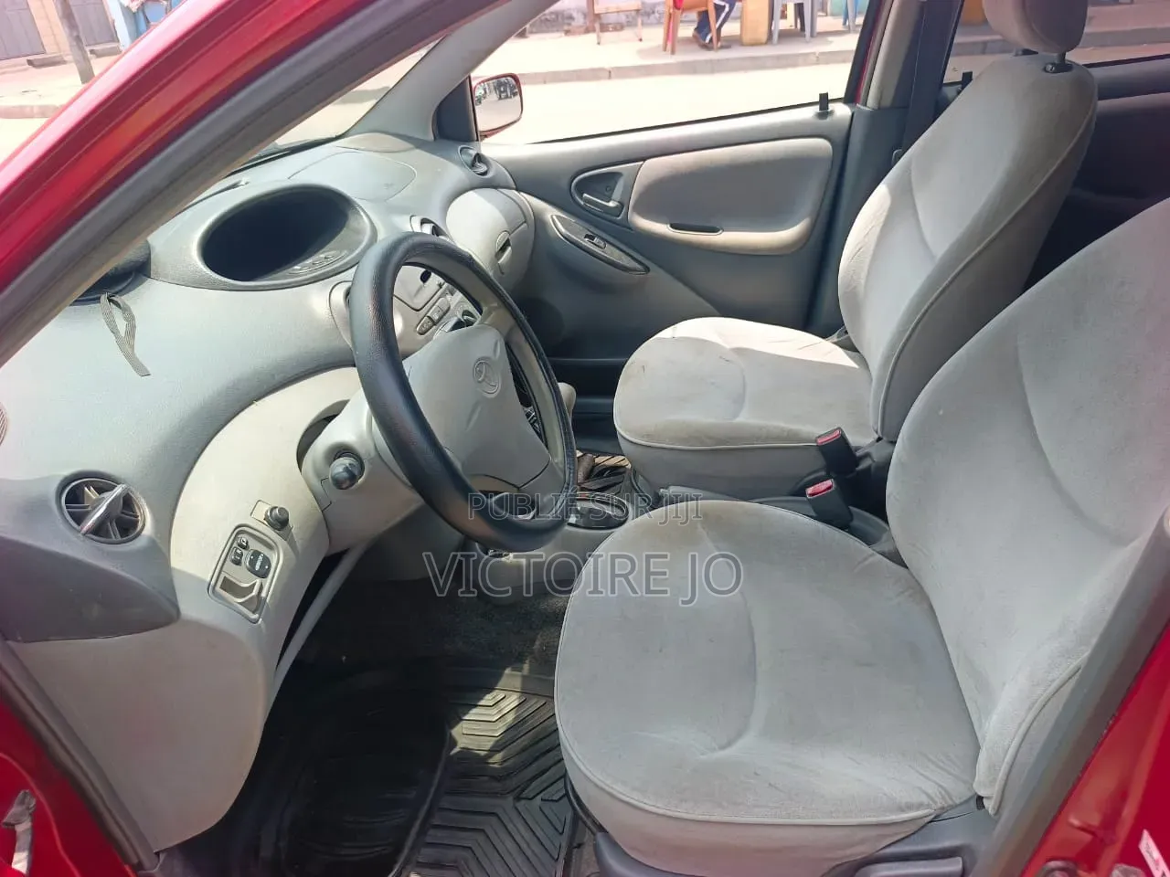 Toyota Yaris 2014 Rouge