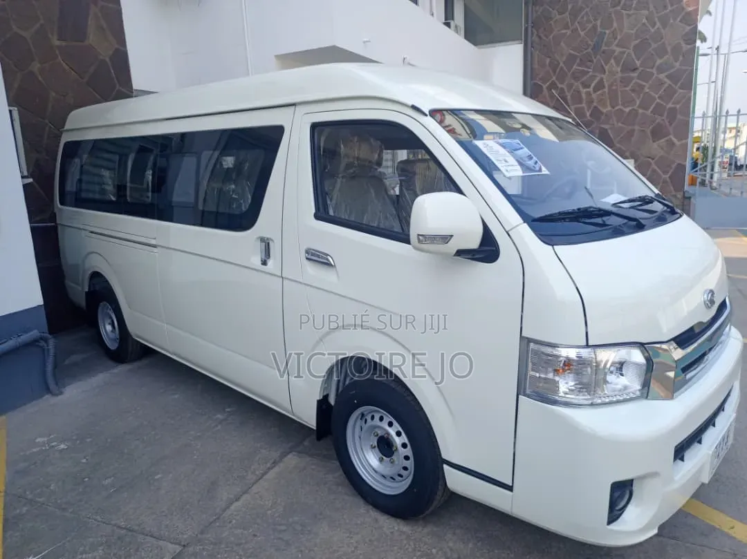 Autobus 2022 Blanc