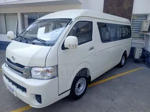 Autobus 2022 Blanc