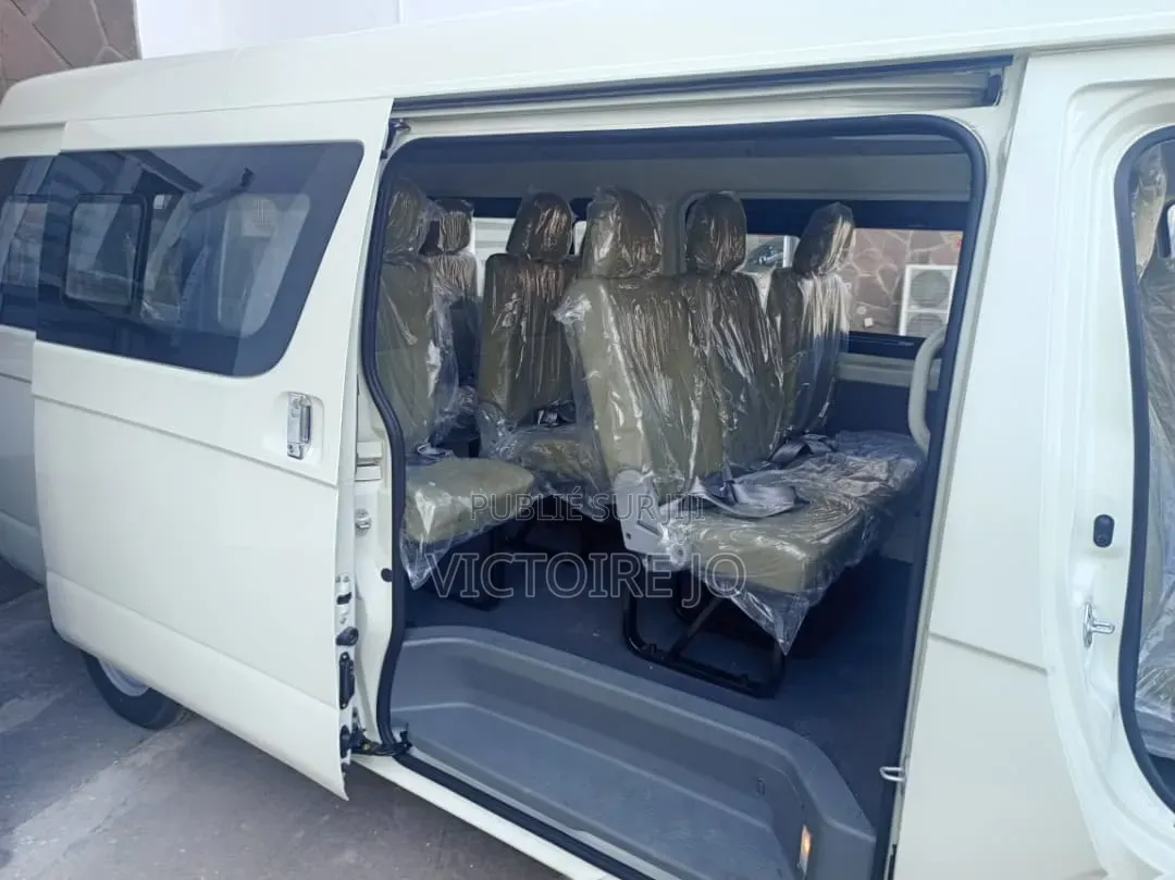 Autobus 2022 Blanc