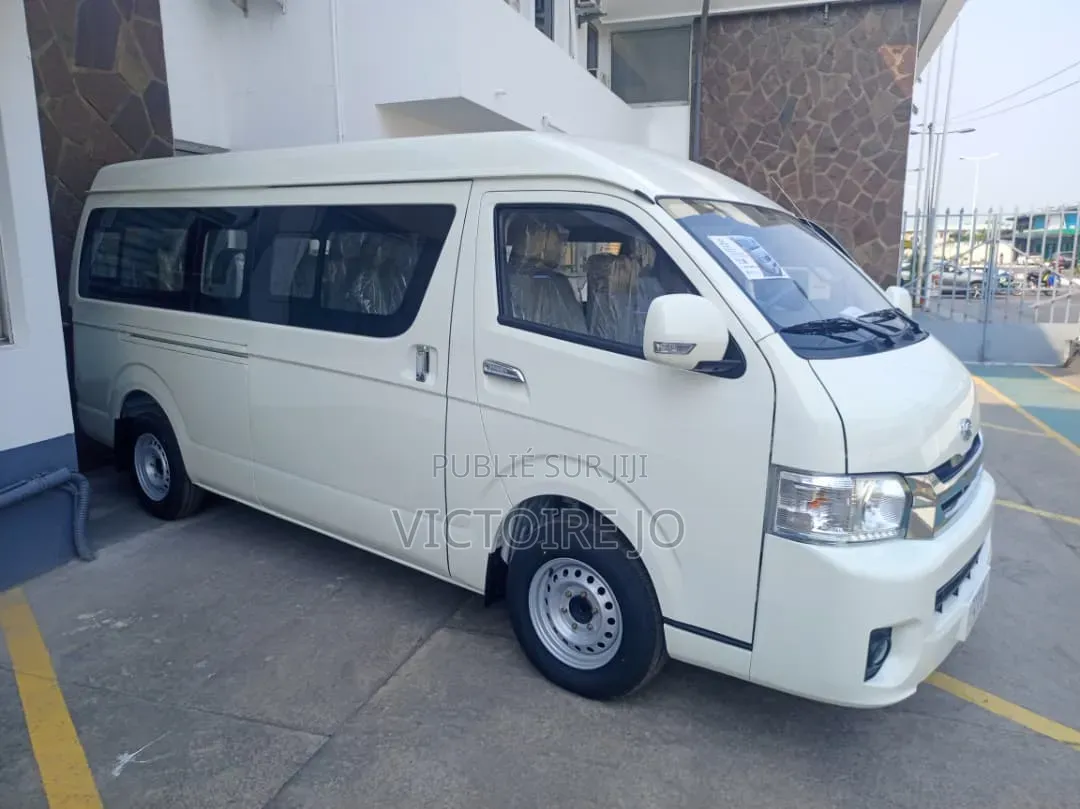 Autobus 2022 Blanc