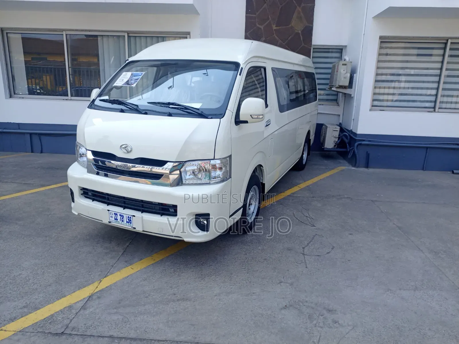 Autobus 2022 Blanc