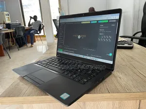Ordinateur portable Dell Latitude 5300 2-in-1 32GB Intel Core i7 SSD 1T