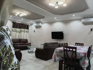 Meublé 3chbre Appartement dans El Rey Appartements, Ouenzé à Louer