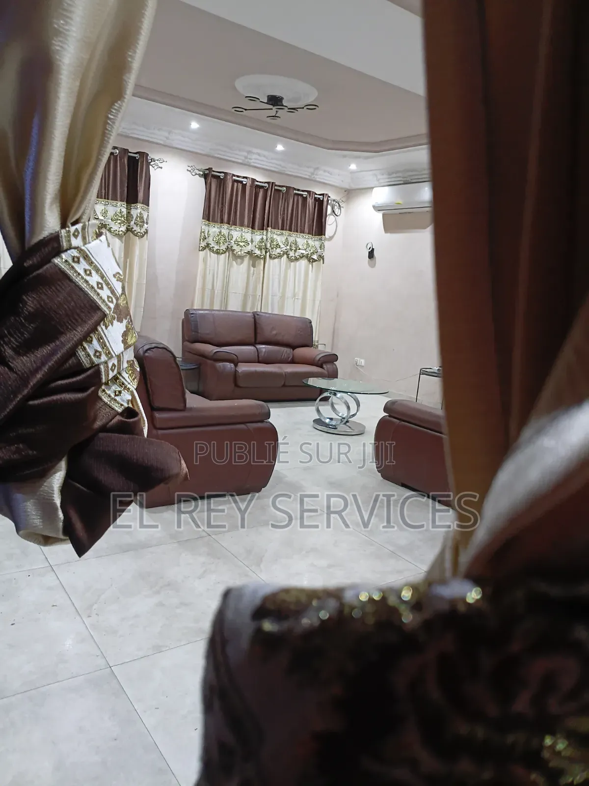 Meublé 3chbre Appartement dans El Rey Appartements, Ouenzé à Louer