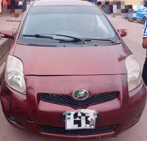 Toyota Yaris 2017 Rouge