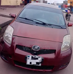 Toyota Yaris 2017 Rouge