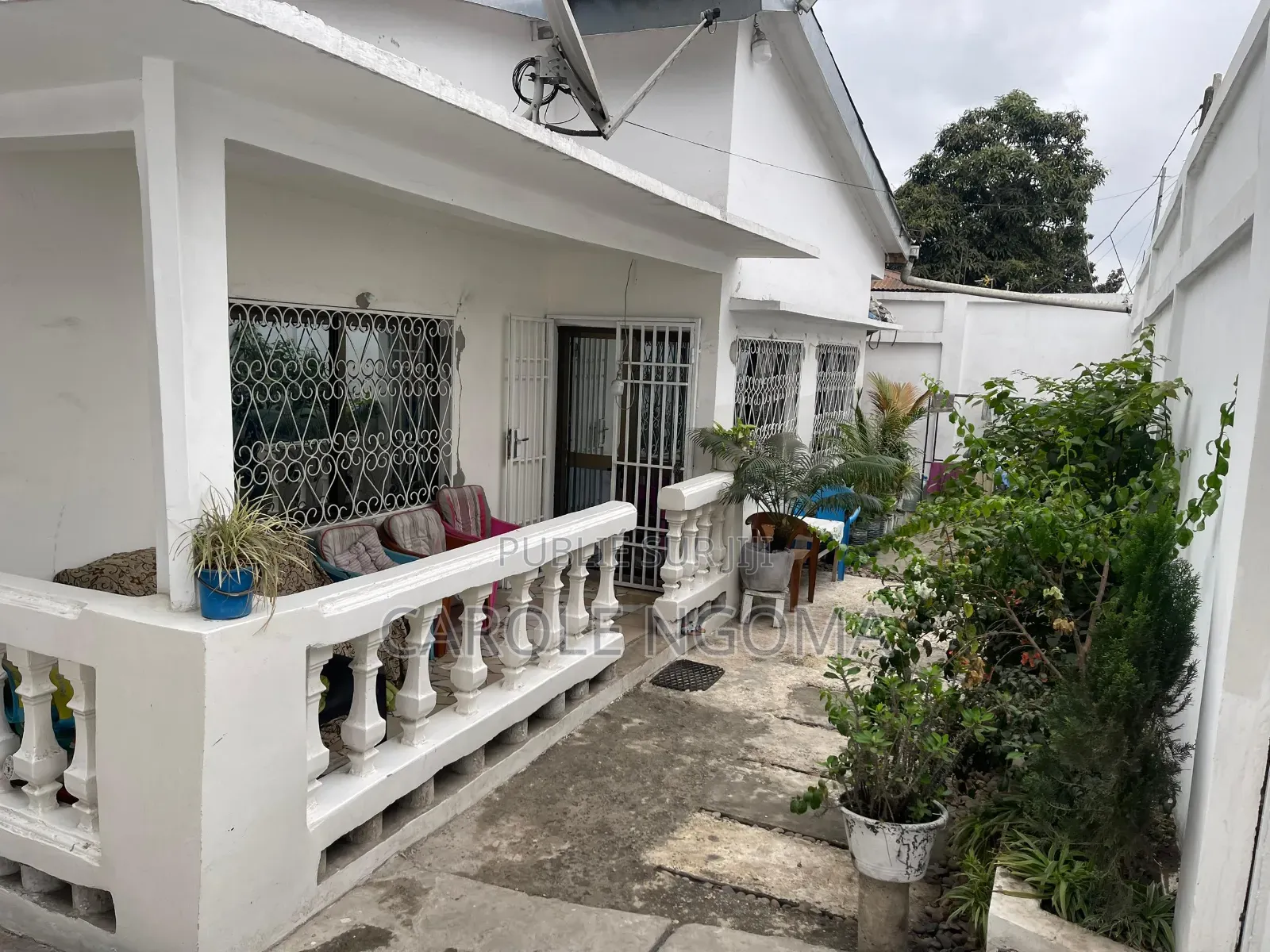 Meublé 3chbre Maison dans Mayamou Davy, Makélékélé à Vendre