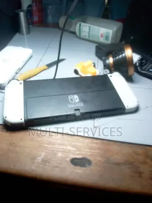 Console Nintendo Switch OLED À Vendre .
