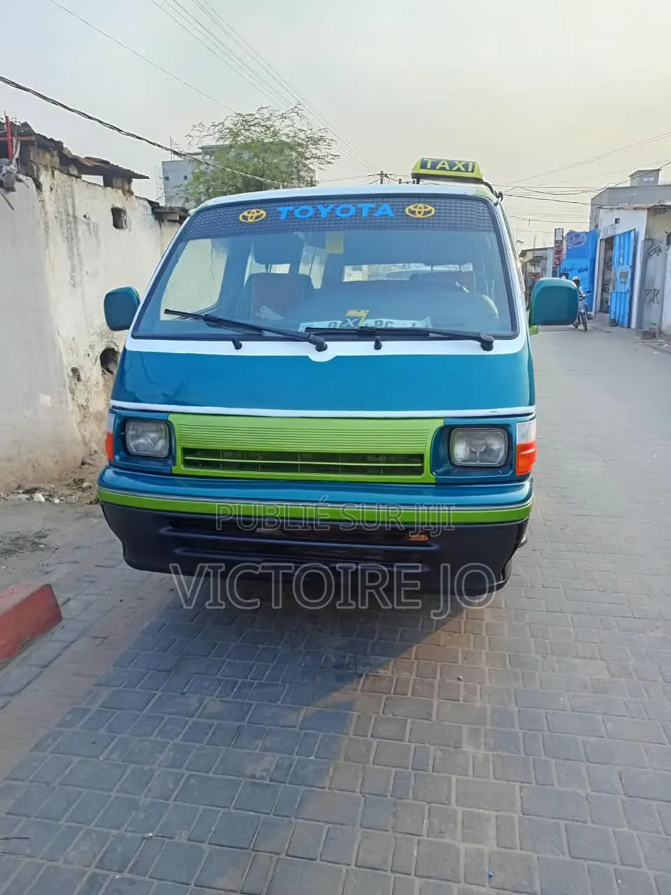 Toyota HiAce 2015 Vert