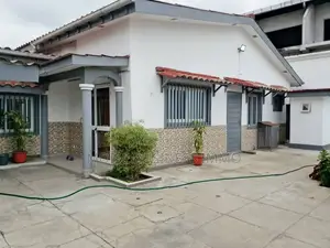 Furnished 2chbre Maison dans Moïse Business &, Lumumba à Louer