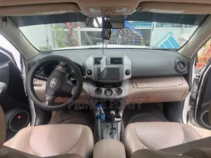 Toyota RAV4 4x4 2009 Blanc