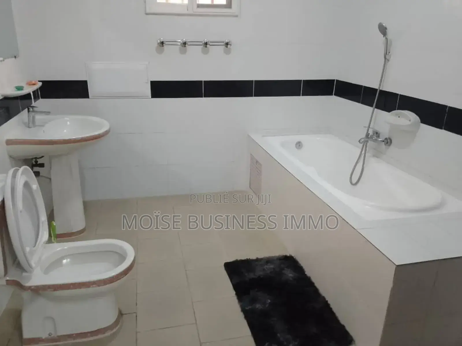 Furnished 2chbre Maison dans Moïse Business &, Lumumba à Louer