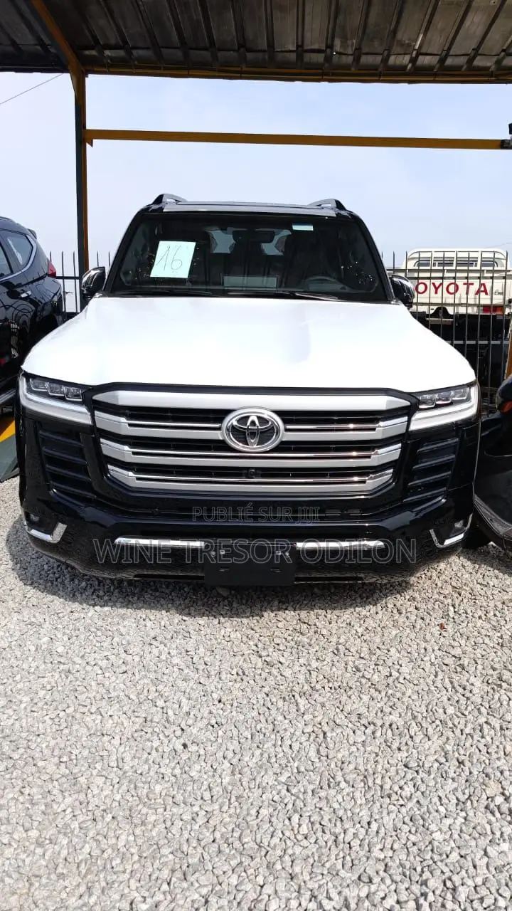 Nouveau Toyota Land Cruiser Base 4WD 2026 Noir