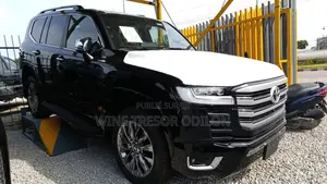 Nouveau Toyota Land Cruiser Base 4WD 2026 Noir