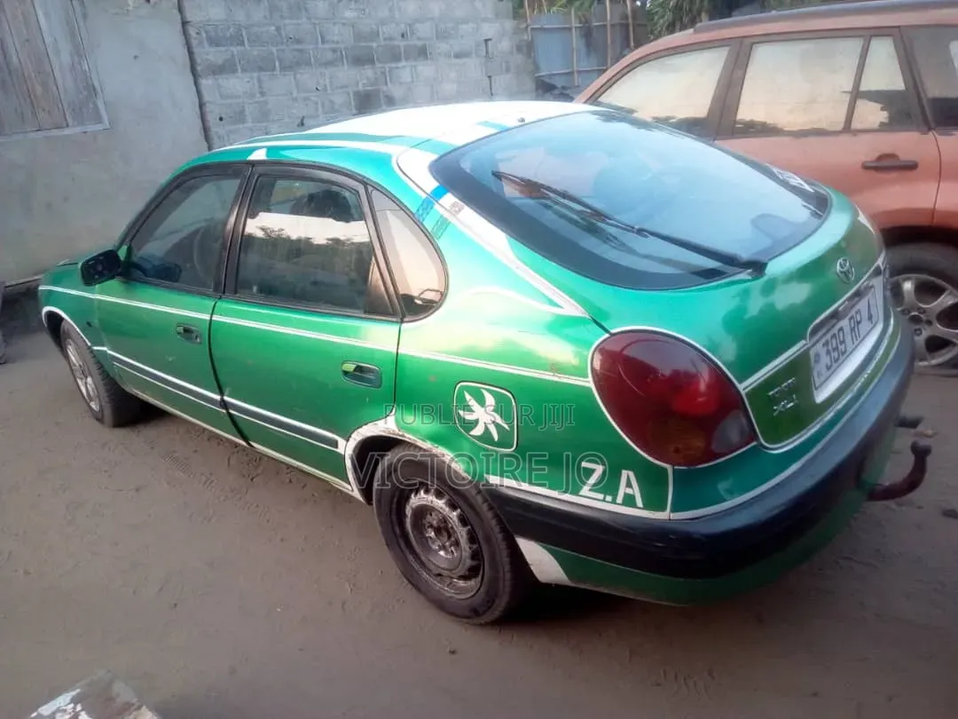 Toyota Corolla 2013 Vert