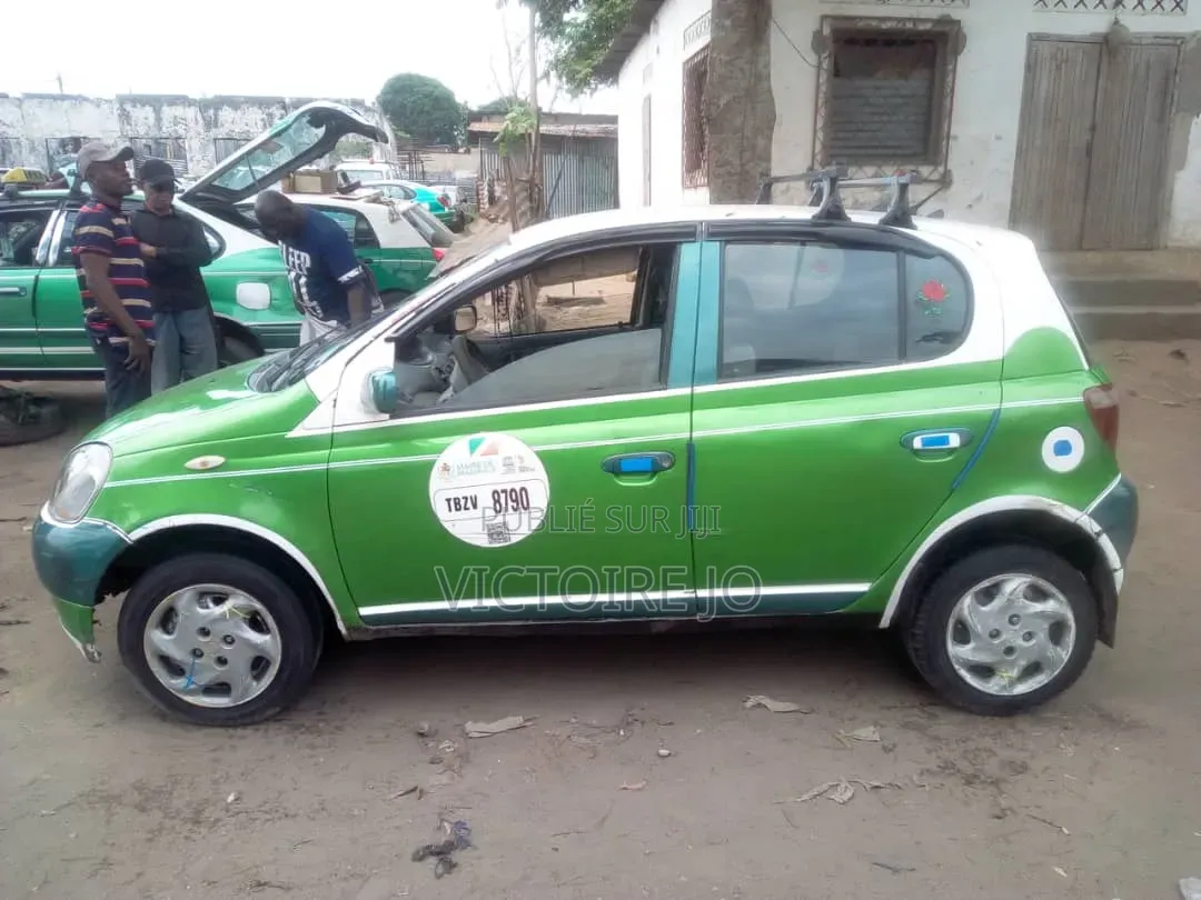 Toyota Yaris 2016 Vert