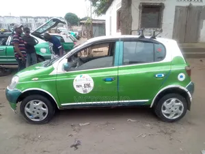 Toyota Yaris 2016 Vert