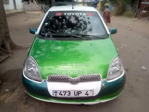 Toyota Yaris 2016 Vert