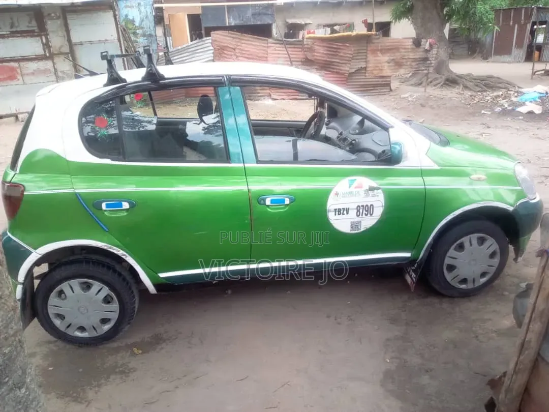 Toyota Yaris 2016 Vert