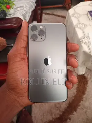 Apple iPhone 11 64 GB Noir