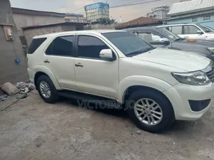 Toyota Fortuner 2013 Blanc