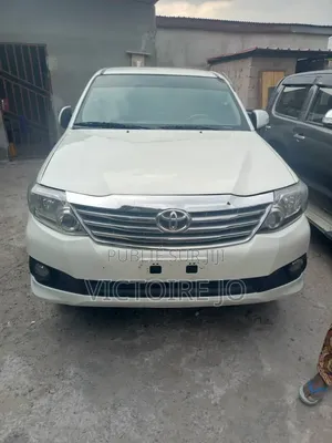 Toyota Fortuner 2013 Blanc