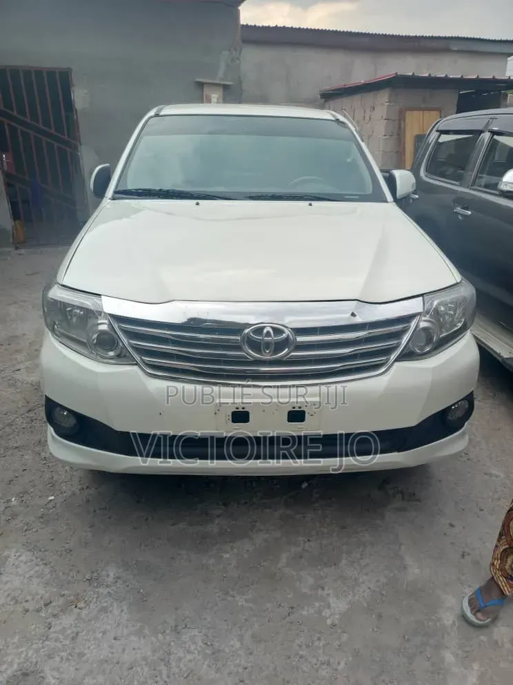 Toyota Fortuner 2013 Blanc