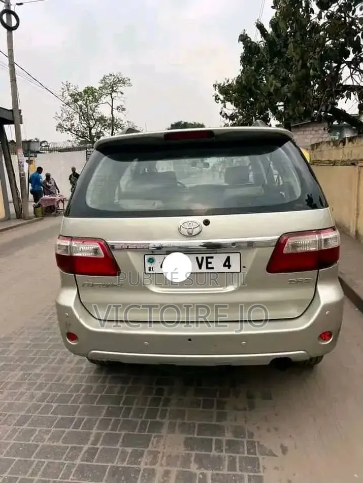Toyota Fortuner 2013 Jaune