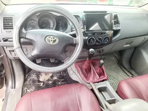 Toyota Hilux 2012 Gris