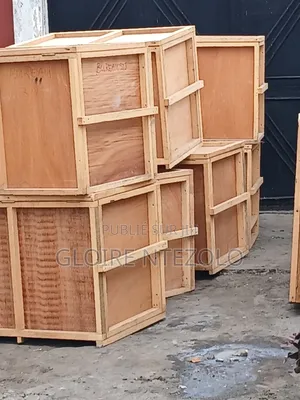 Des Caisses en Bois