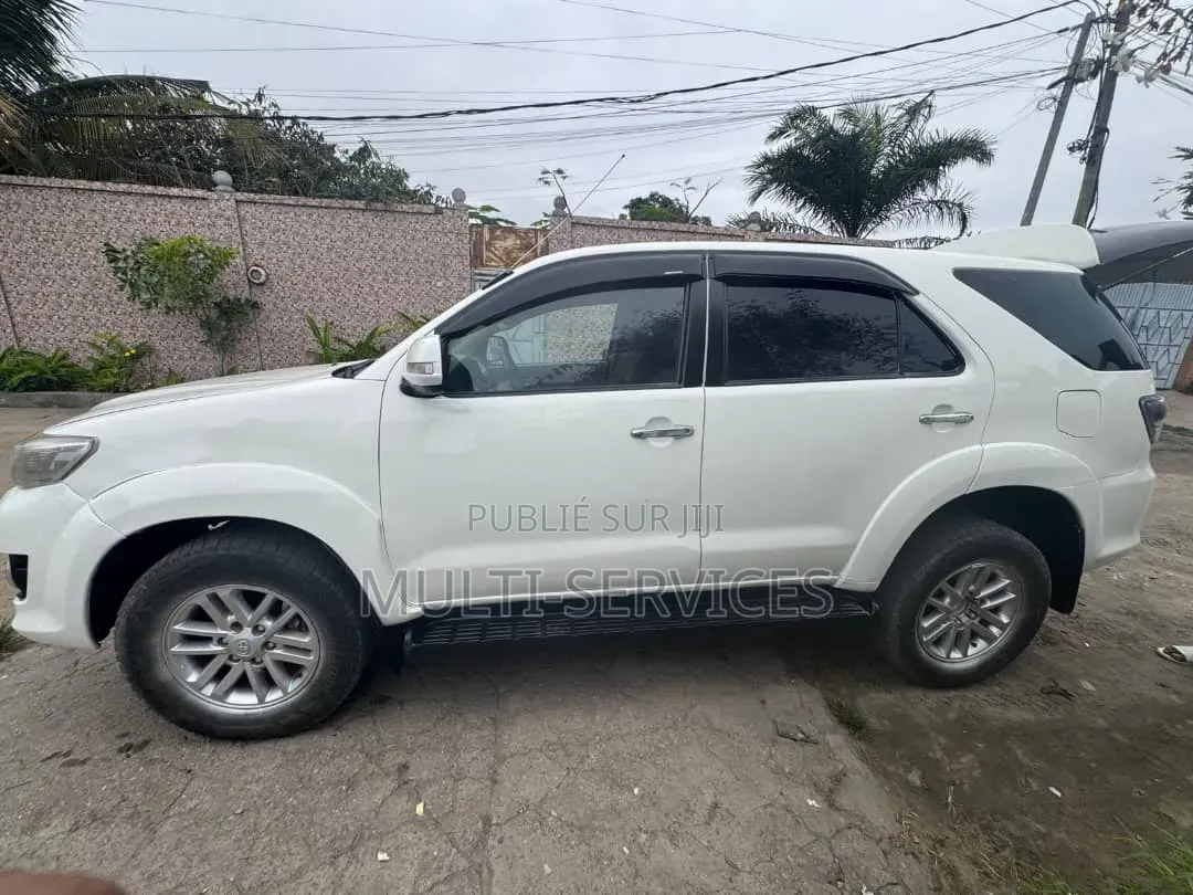 Toyota Fortuner 2013 Blanc