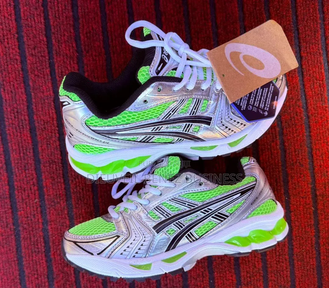 Sneakers Disponible