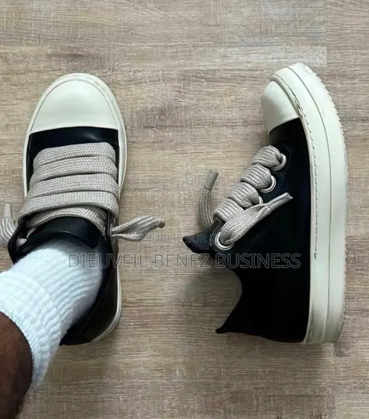 Sneakers Disponible