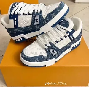 Sneakers Disponible