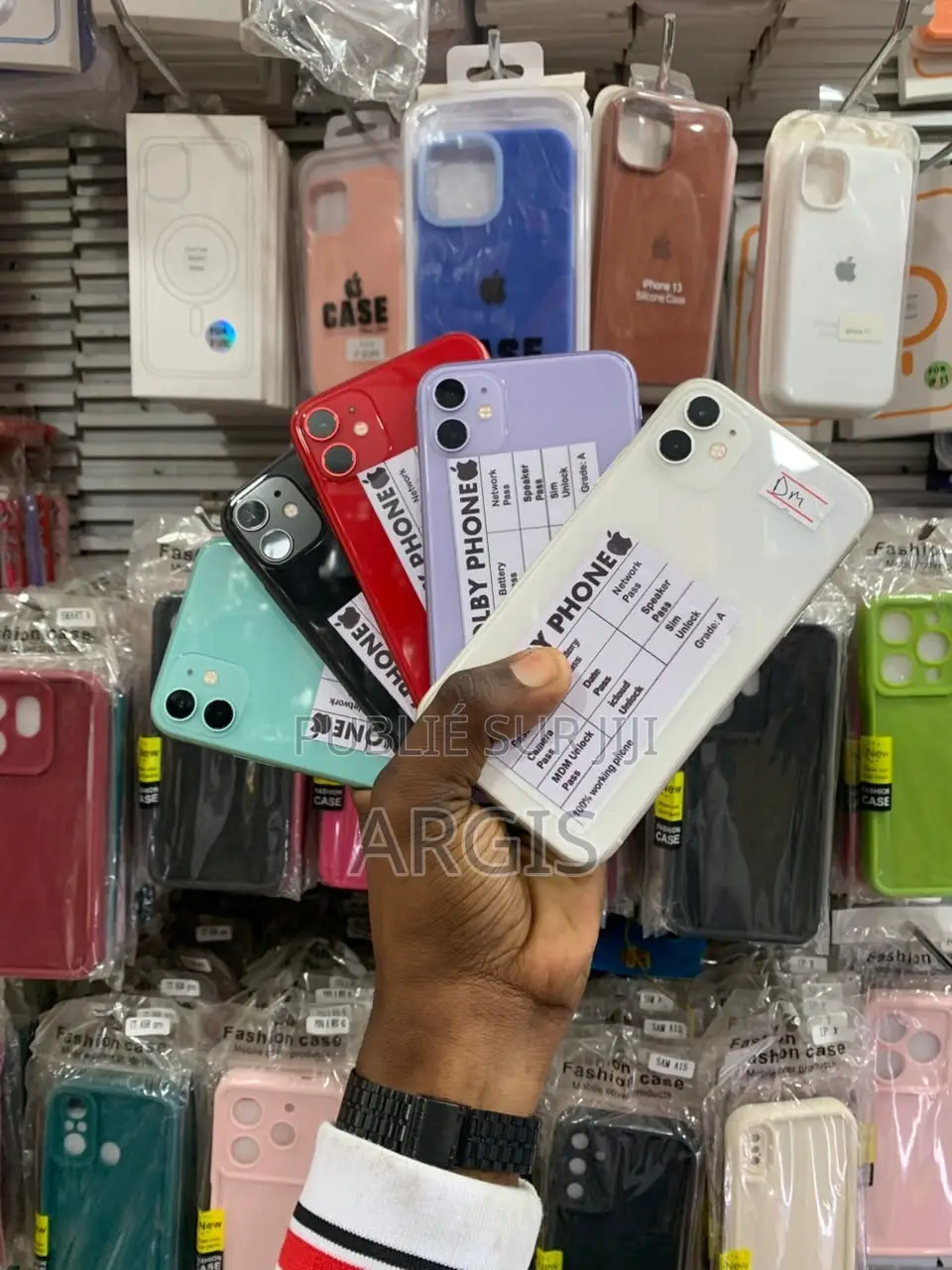 Nouveau Apple iPhone 11 64 GB Rouge