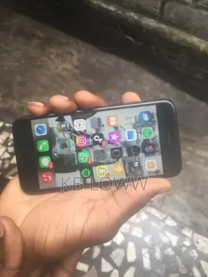 Nouveau Apple iPhone 7 32 GB Noir