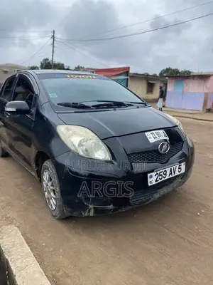 Toyota Yaris L Hatchback 5dr 2013 Noir