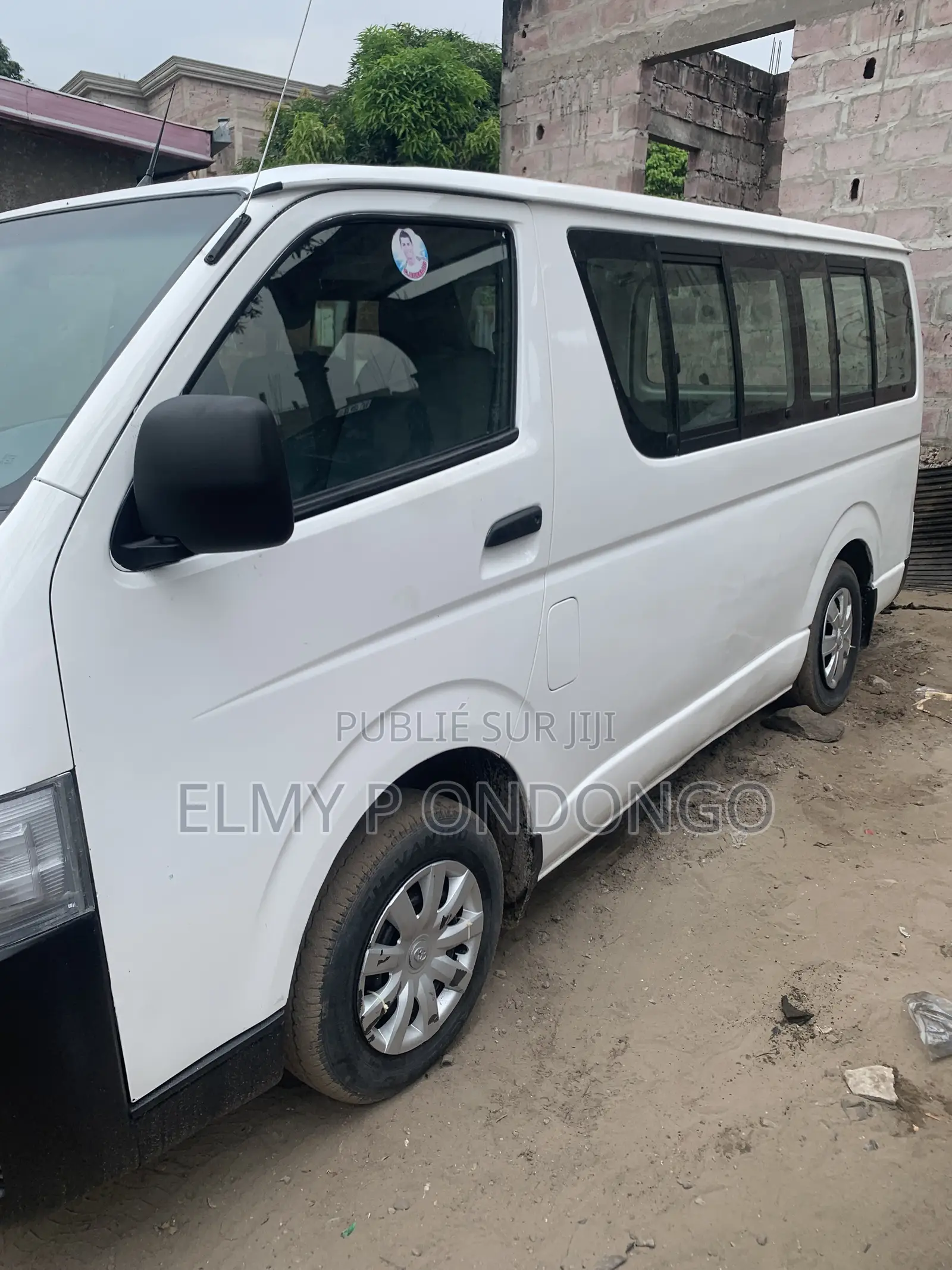 Toyota HiAce 2016 Blanc
