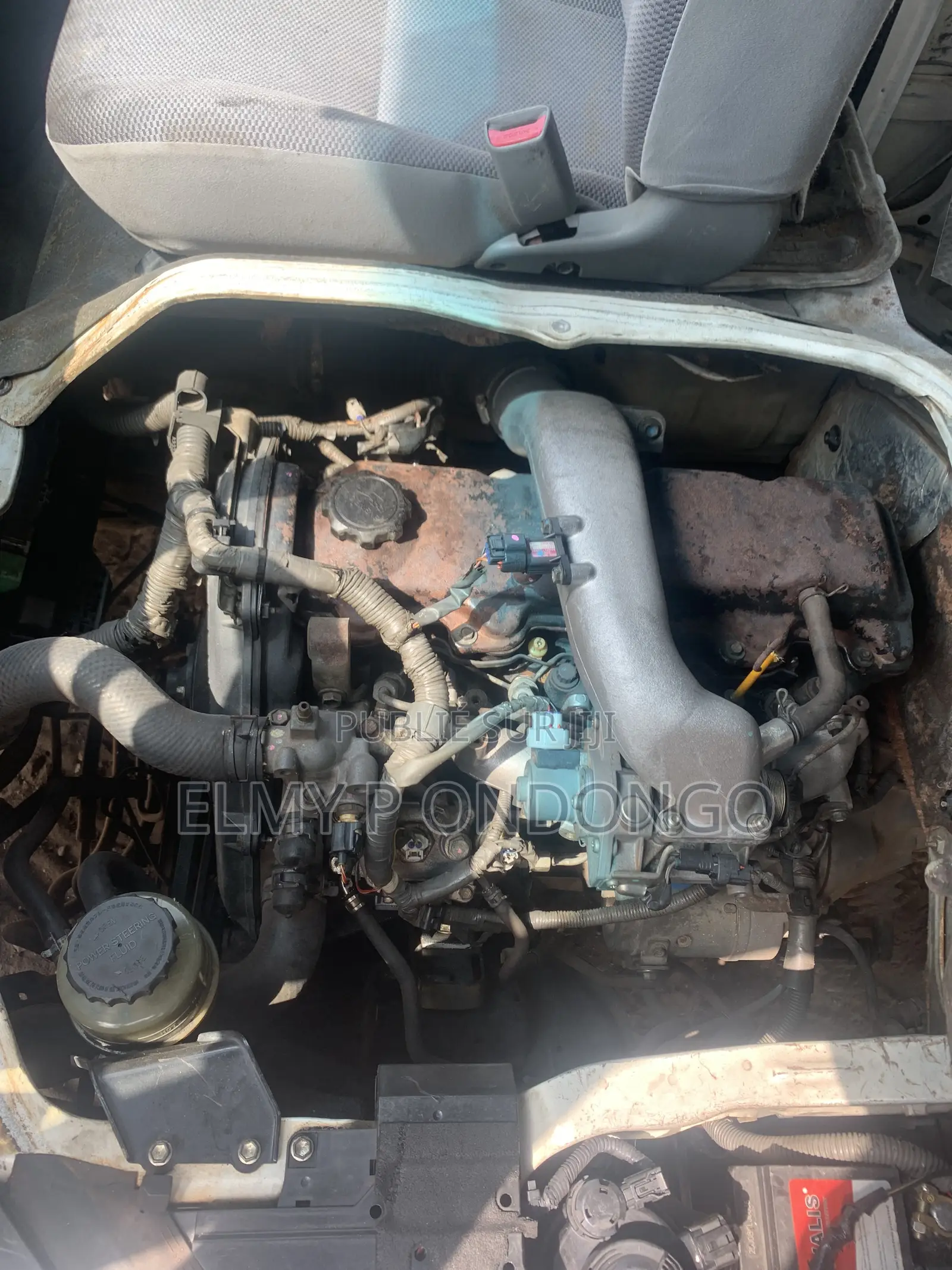 Toyota HiAce 2016 Blanc