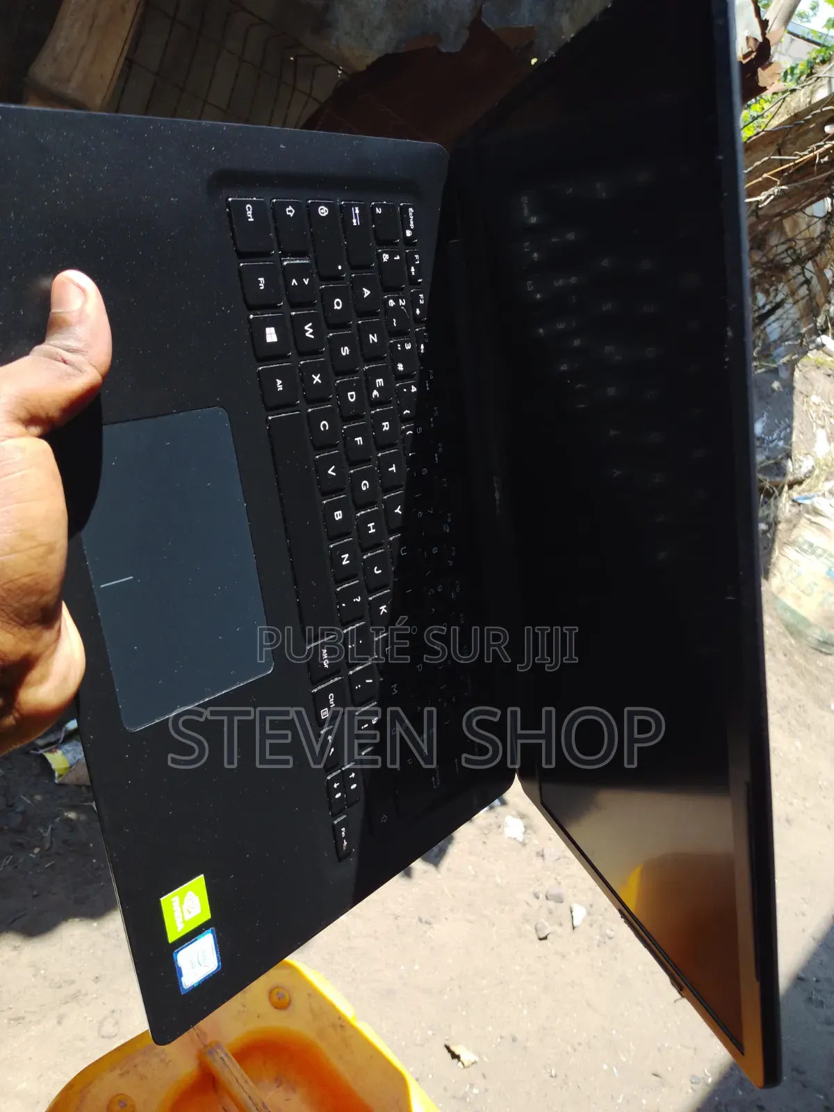 Ordinateur portable Dell Vostro 5481 24GB Intel Core i7 SSD 256GB