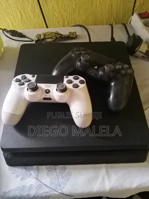 PS 4 Slim Craque Avec 5jeux Intérieur Et Deux Nettes