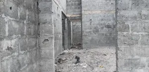 Terrain De 400m2 Avec Maison a Vendre À Proximité De Zéphyrin Ngoyo
