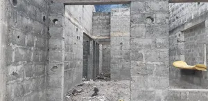 Terrain De 400m2 Avec Maison a Vendre À Proximité De Zéphyrin Ngoyo